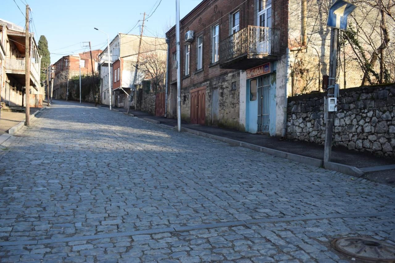 Гостевой дом Excellent house Кутаиси-14