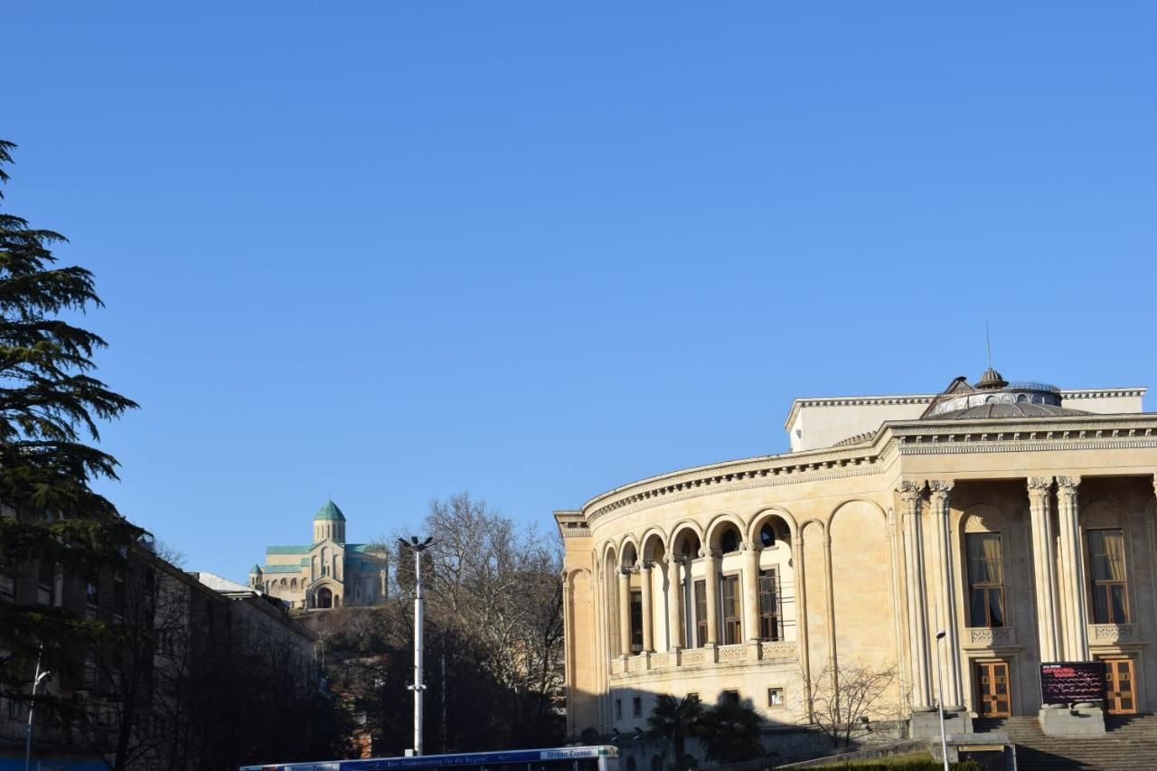 Гостевой дом Excellent house Кутаиси-17